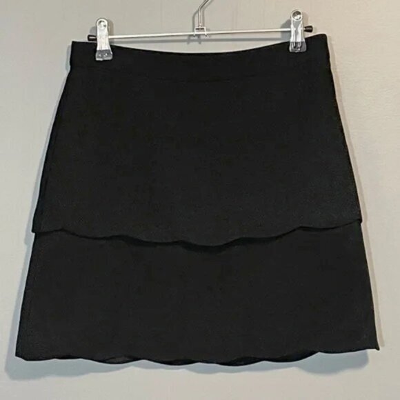 2/$30 EUC Club Monaco Tiered Scallop Hem Mini Skirt Black size XS - Picture 1 of 6
